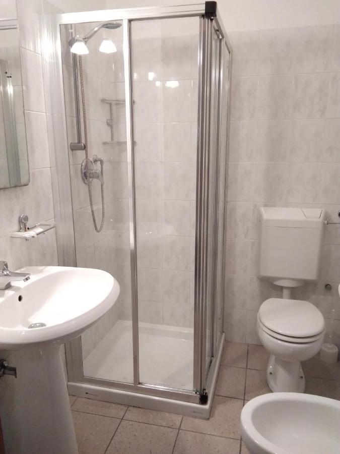 Hotel Rose&Crown Correggio Bagian luar foto